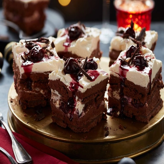 Black Forest fridge cake