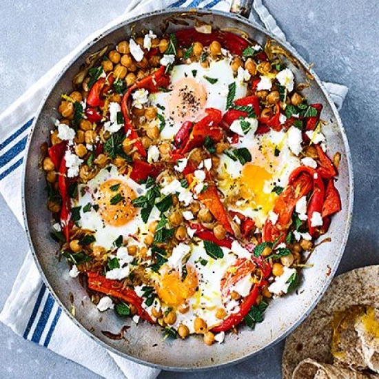 Chickpea, red pepper, egg & feta hash