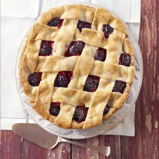 Farmhouse blackberry & apple lattice pie