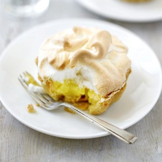 Little lemon meringue pies