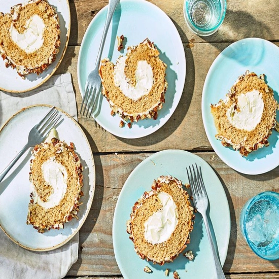 Maple pear, pecan & mascarpone roulade
