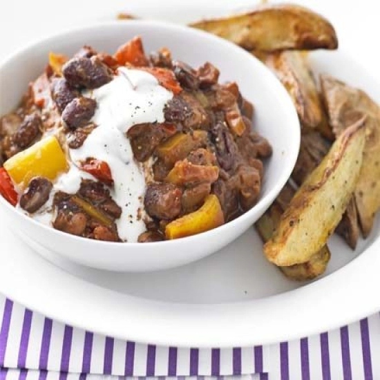 Mixed bean chilli with wedges