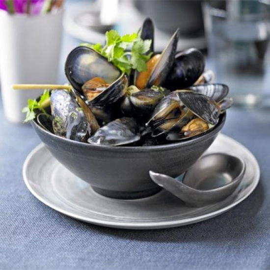 Mussels in spiced broth