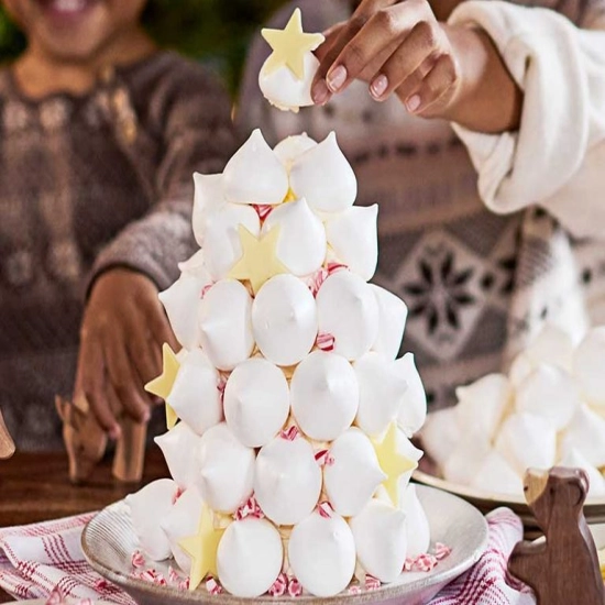 No-cook meringue Christmas tree