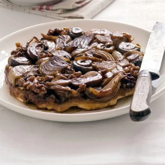 Onion, walnut & mushroom tarte tatin
