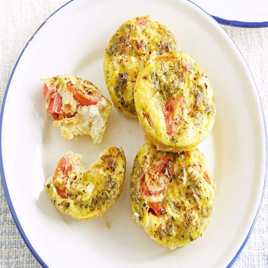 Pesto egg muffin bites