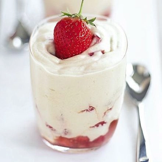 Strawberry & rosewater mousse