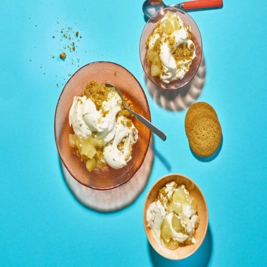 Vanilla, apple & ginger biscuit fool