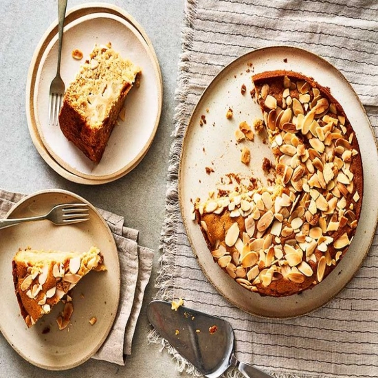 Vegan apple cake
