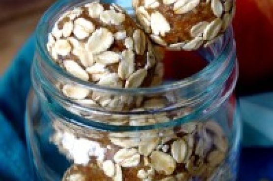 Apple Pie Almond Butter Balls (gluten free & vegan option!)