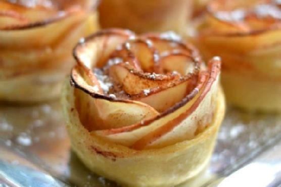 Apple Rose Puffed Pastries