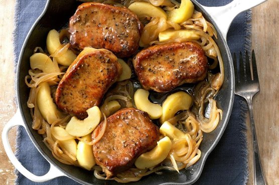 Apples 'n' Onion Topped Chops