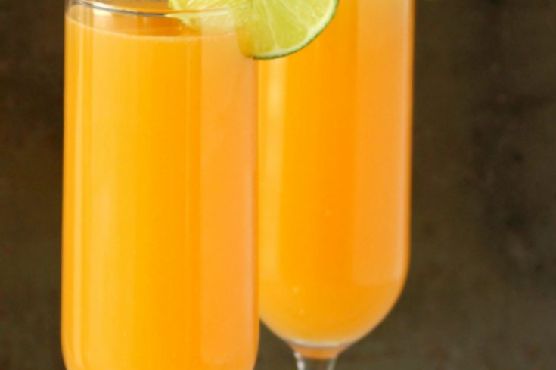 Boozy Peachtini Cocktails