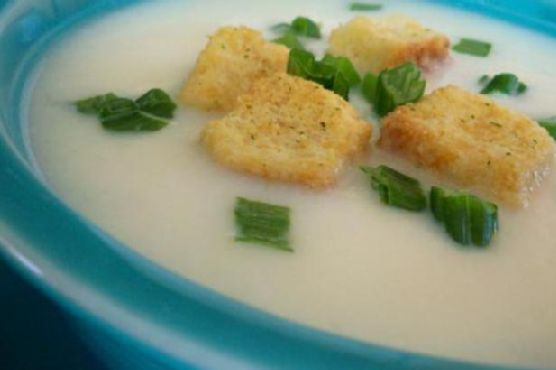 Cauliflower Soup With Croutons