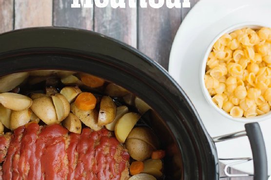 Easy Slow Cooker Meatloaf