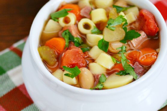 Easy Slow Cooker Minestrone Soup