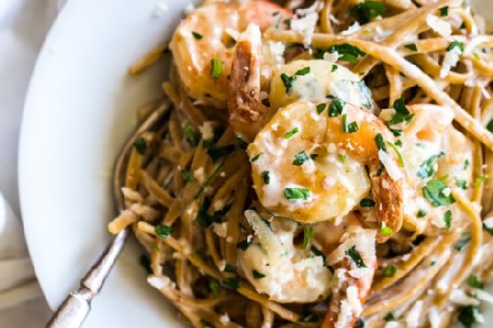 Garlic Butter White Wine Shrimp Linguine