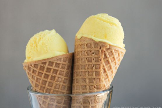 Healthy Boozy Limoncello Frozen Yogurt