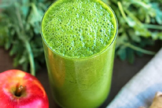 Kale, Apple, and Ginger Smoothie