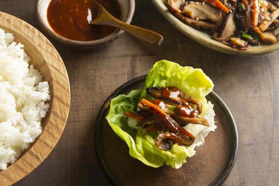 Mushroom "Bulgogi" Ssambap with Spicy Ssam Sauce