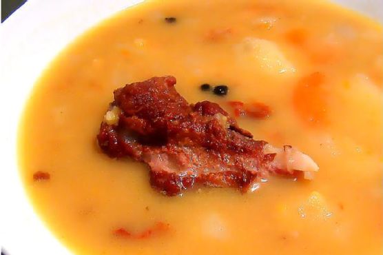 Pea Soup With Smoked Pork Ribs