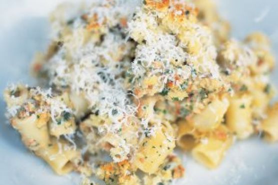 Quick tomato macaroni cheese