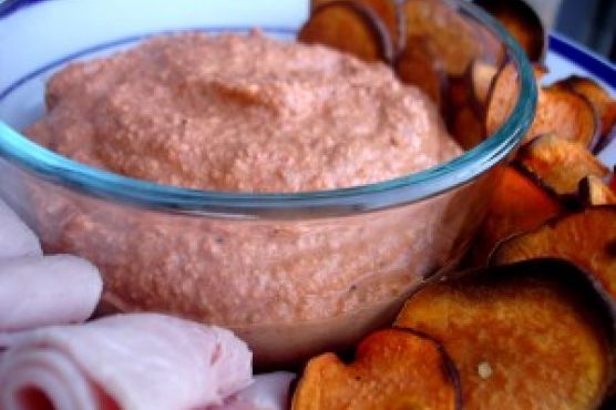 Superbowl Snacks: Roasted Red Pepper Dip